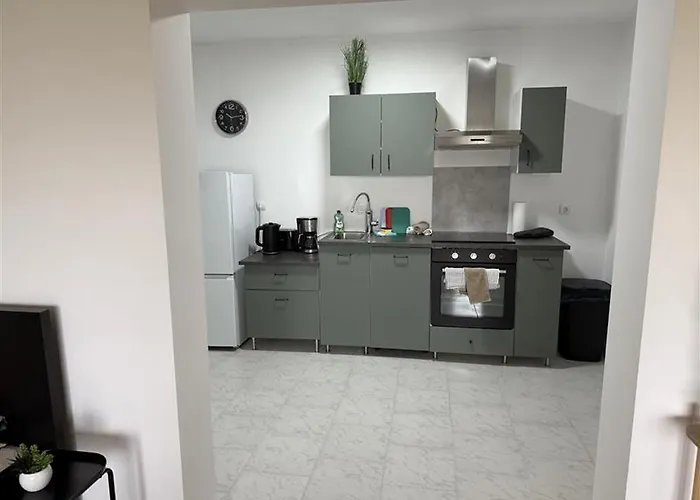 Work & In * בורשהיד